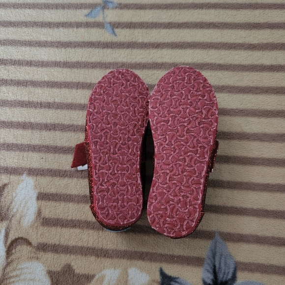 Red glitter tims slip on and/or velcro - Picture 6 of 12